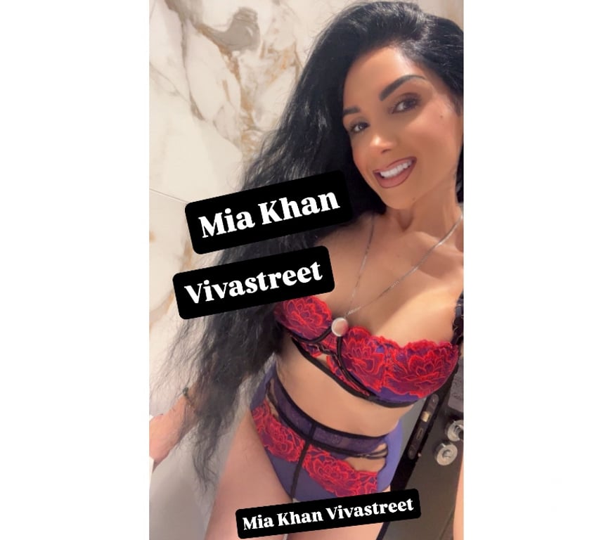 MIA KHAN LEEDS IN CALLS 07395641919