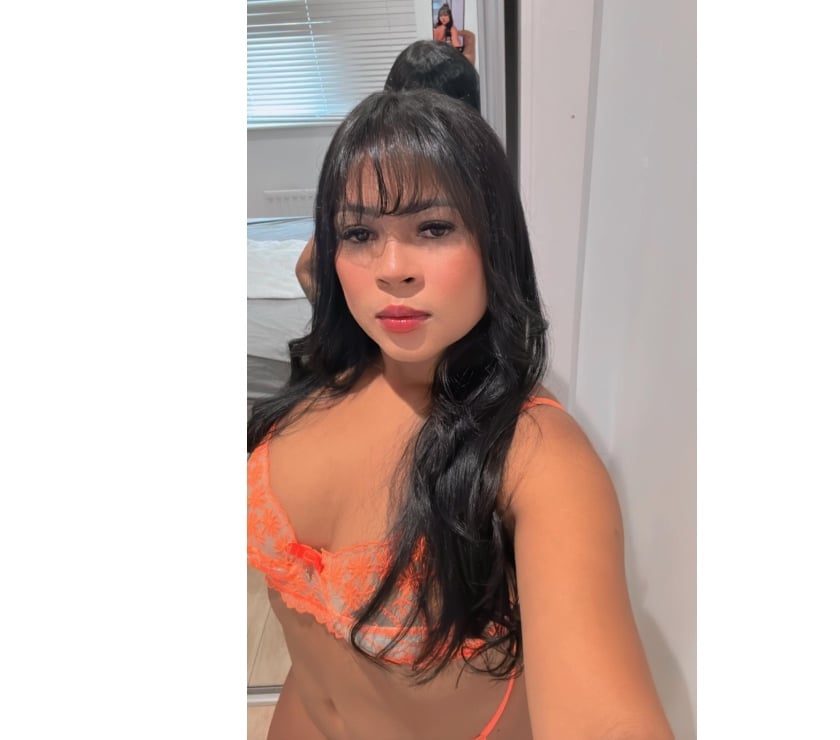 Hot Latina just arrived in Hammersmith