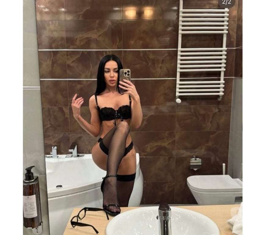 HOT BRUNET🔥PARTYYY GIRL 🥂🥃REAL PIC 💯✅